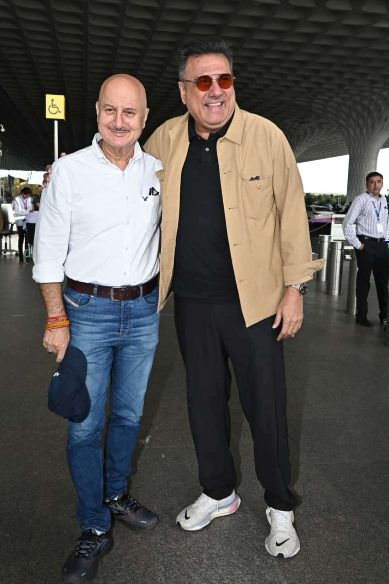 Uunchai co-stars Anupam Kher and Boman Irani were spotted at the airport